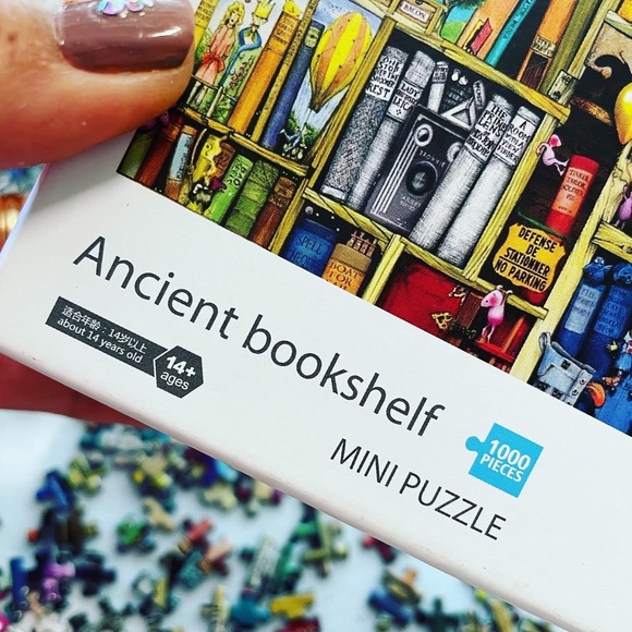 1,000 Piece Mini Puzzle “Ancient bookshelf” - Picture 3 of 10